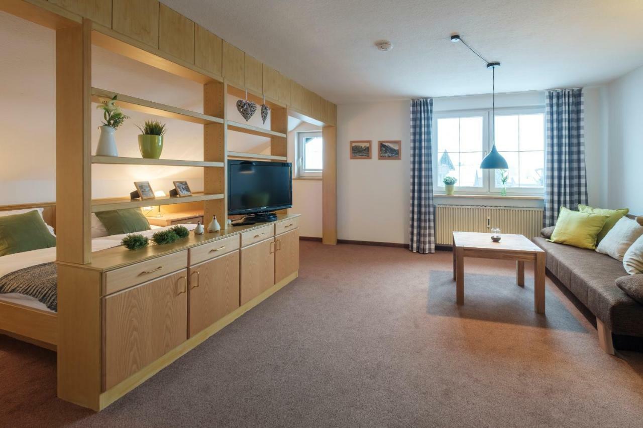 Ferienwohnungen Dorfhaus Oberstdorf Bagian luar foto