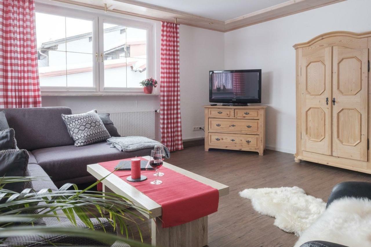 Ferienwohnungen Dorfhaus Oberstdorf Bagian luar foto